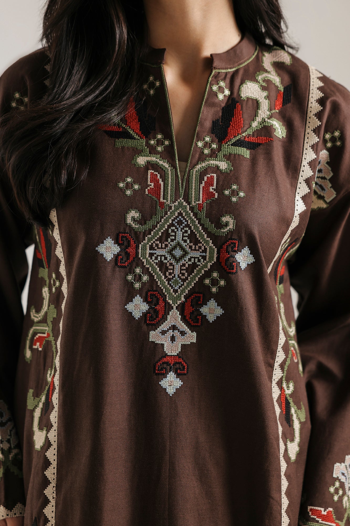EMBROIDERED SUIT (E9362-102-317)