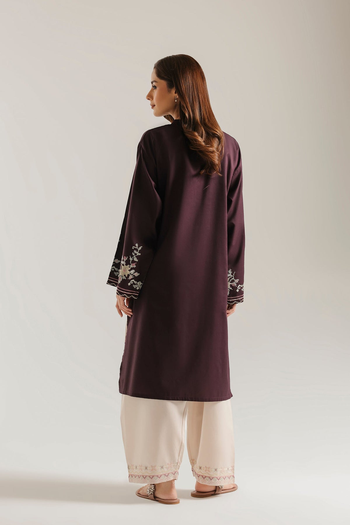 EMBROIDERED SUIT (E9367-102-518)
