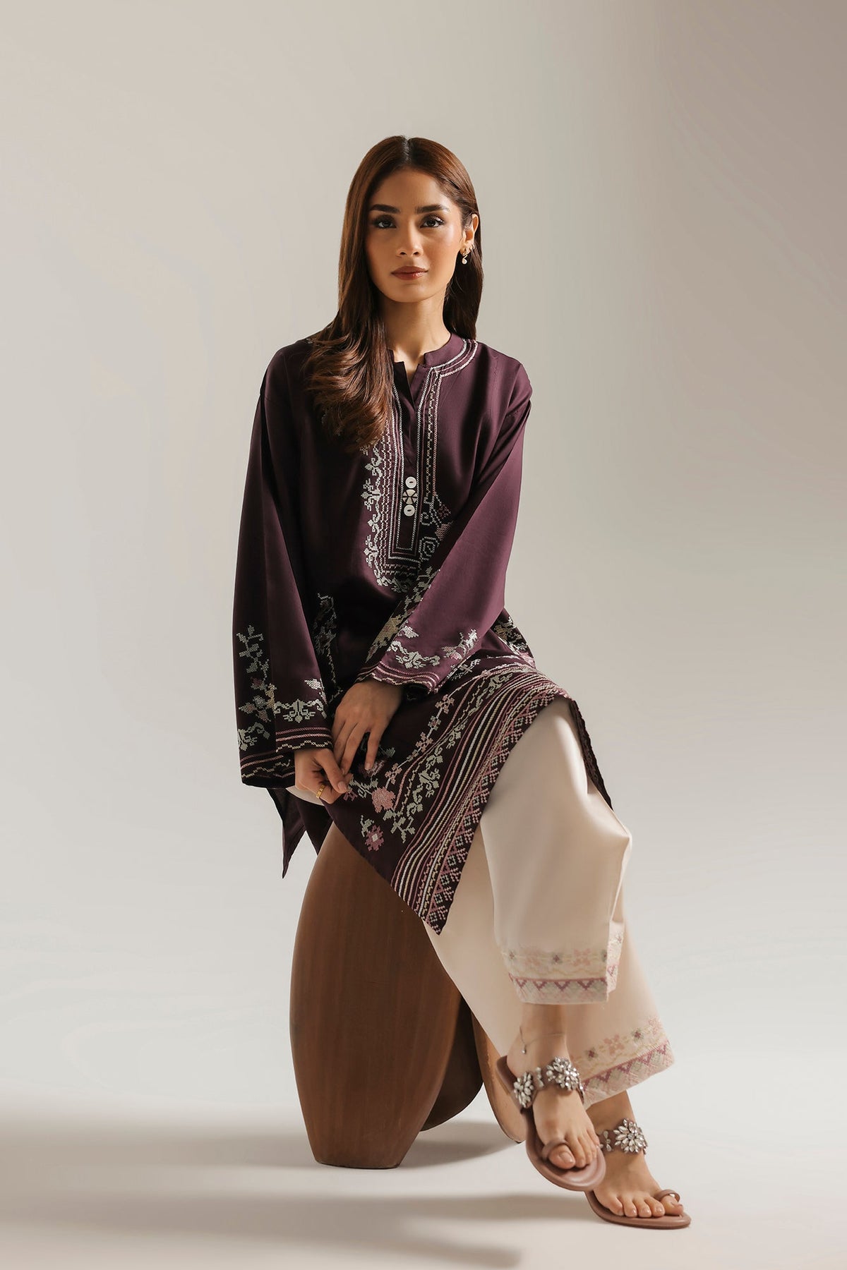 EMBROIDERED SUIT (E9367-102-518)