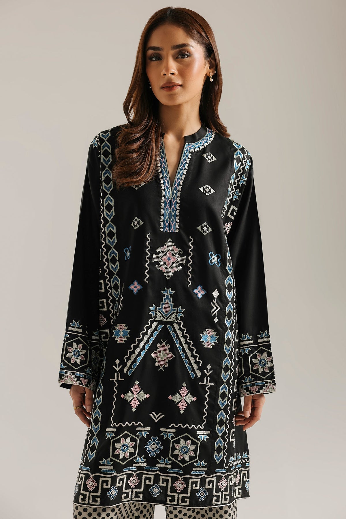 EMBROIDERED SUIT (E9370-102-902)