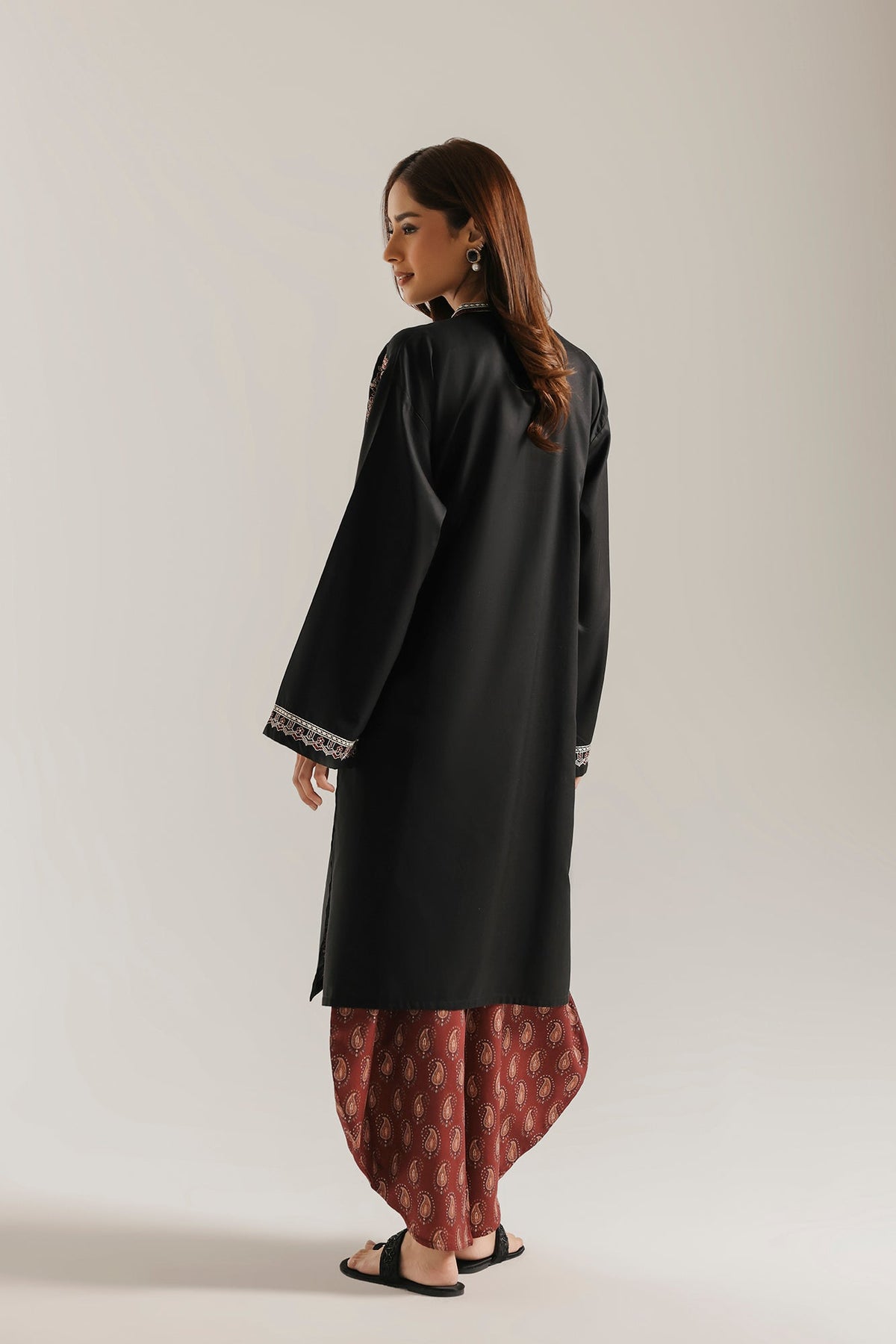 EMBROIDERED SUIT (E9371-102-902)