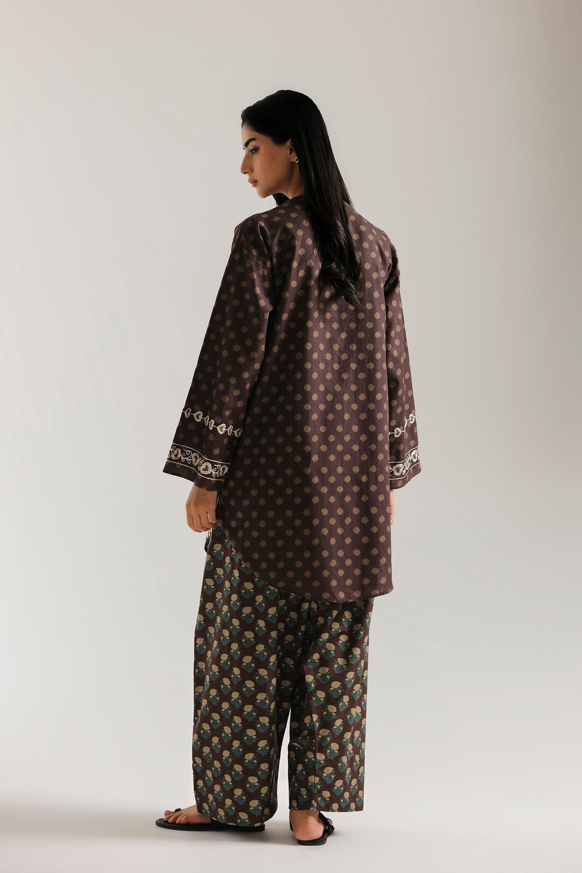 EMBROIDERED SUIT (E9384-102-802)