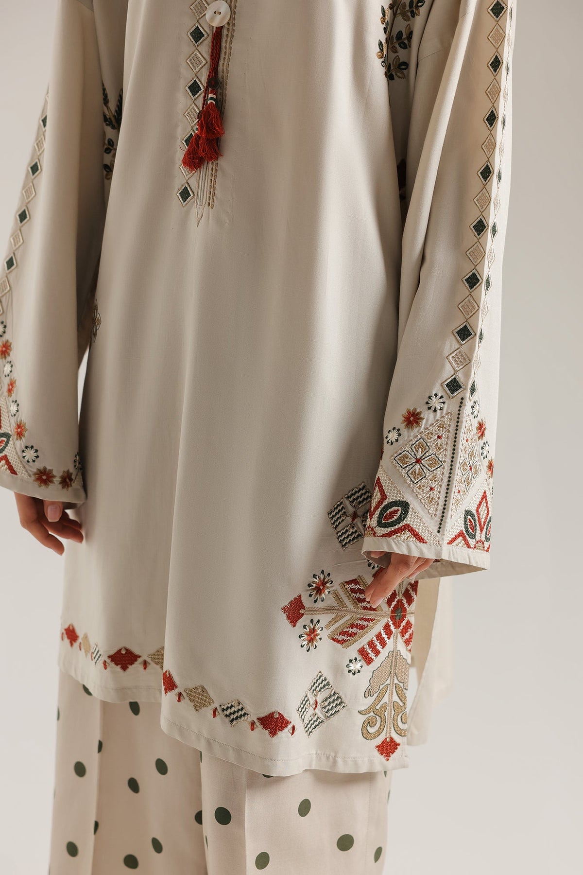 EMBROIDERED SUIT (E9391-102-006)