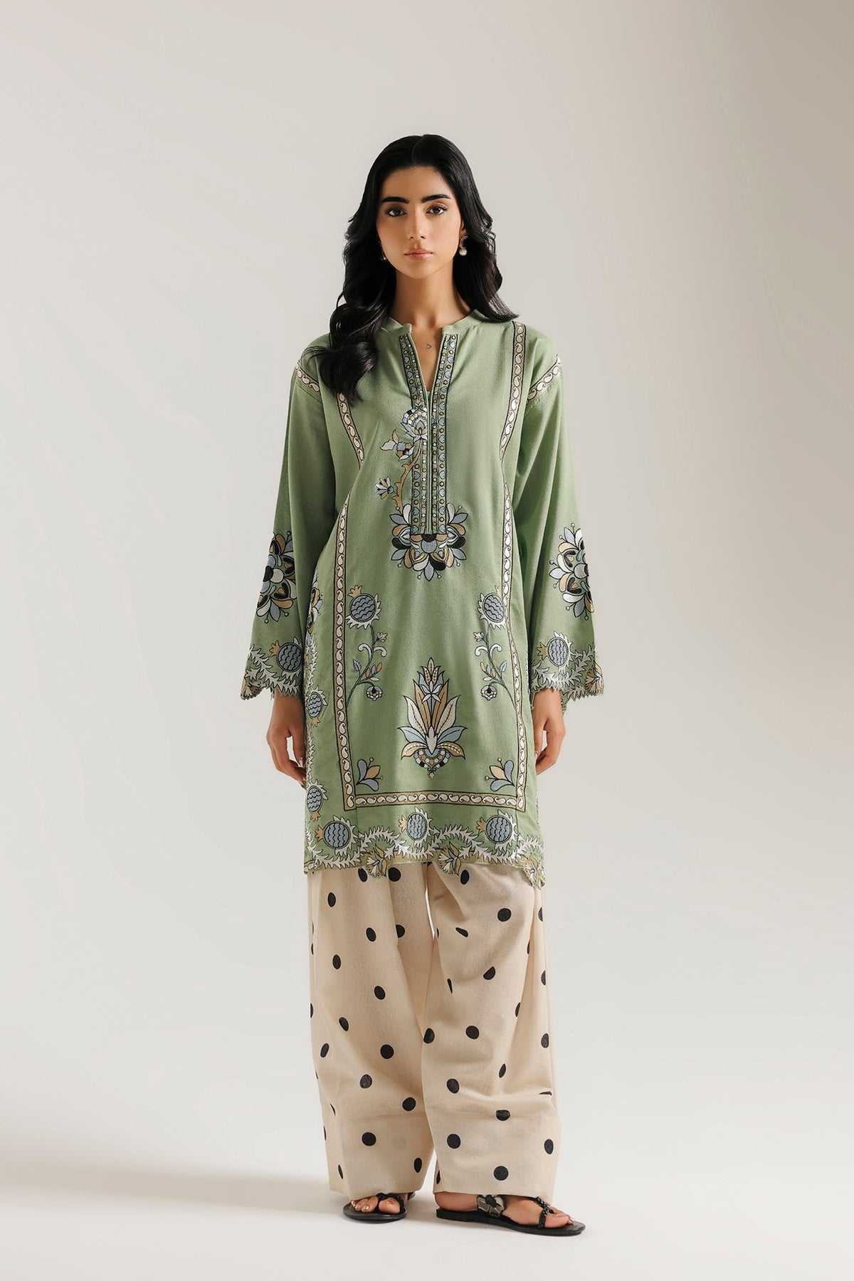 EMBROIDERED SUIT (E9410-102-130)