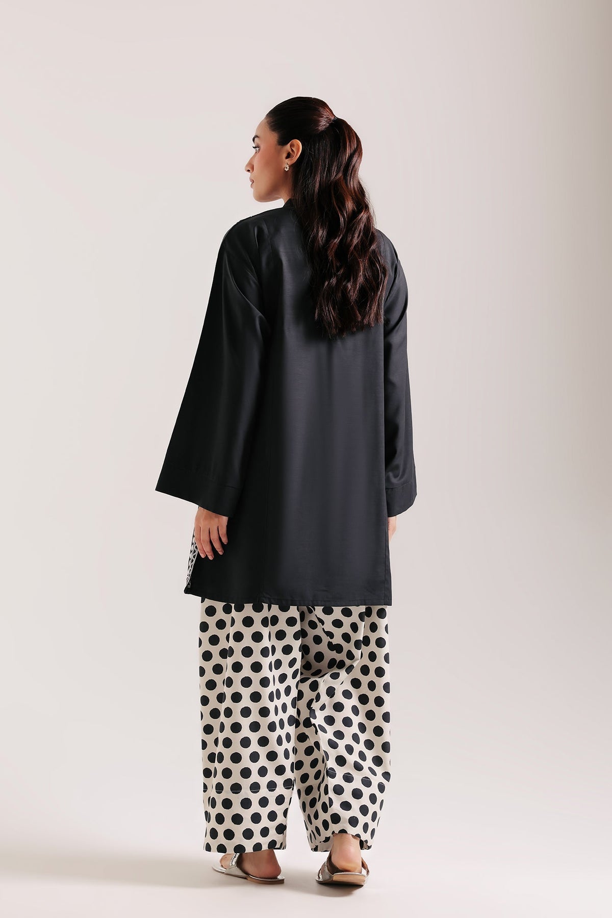 EMBROIDERED SUIT (E9439-102-902)