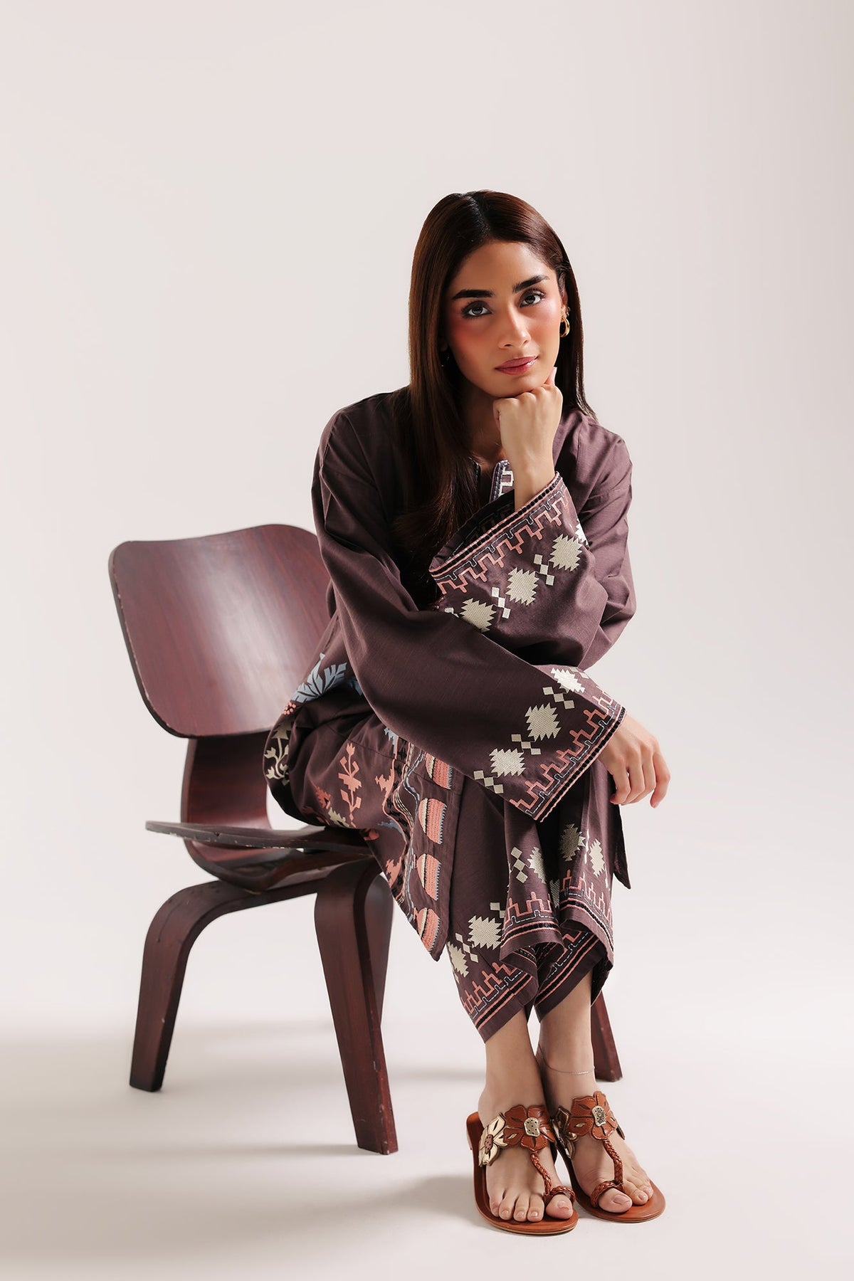 EMBROIDERED SUIT (E9498-102-816)