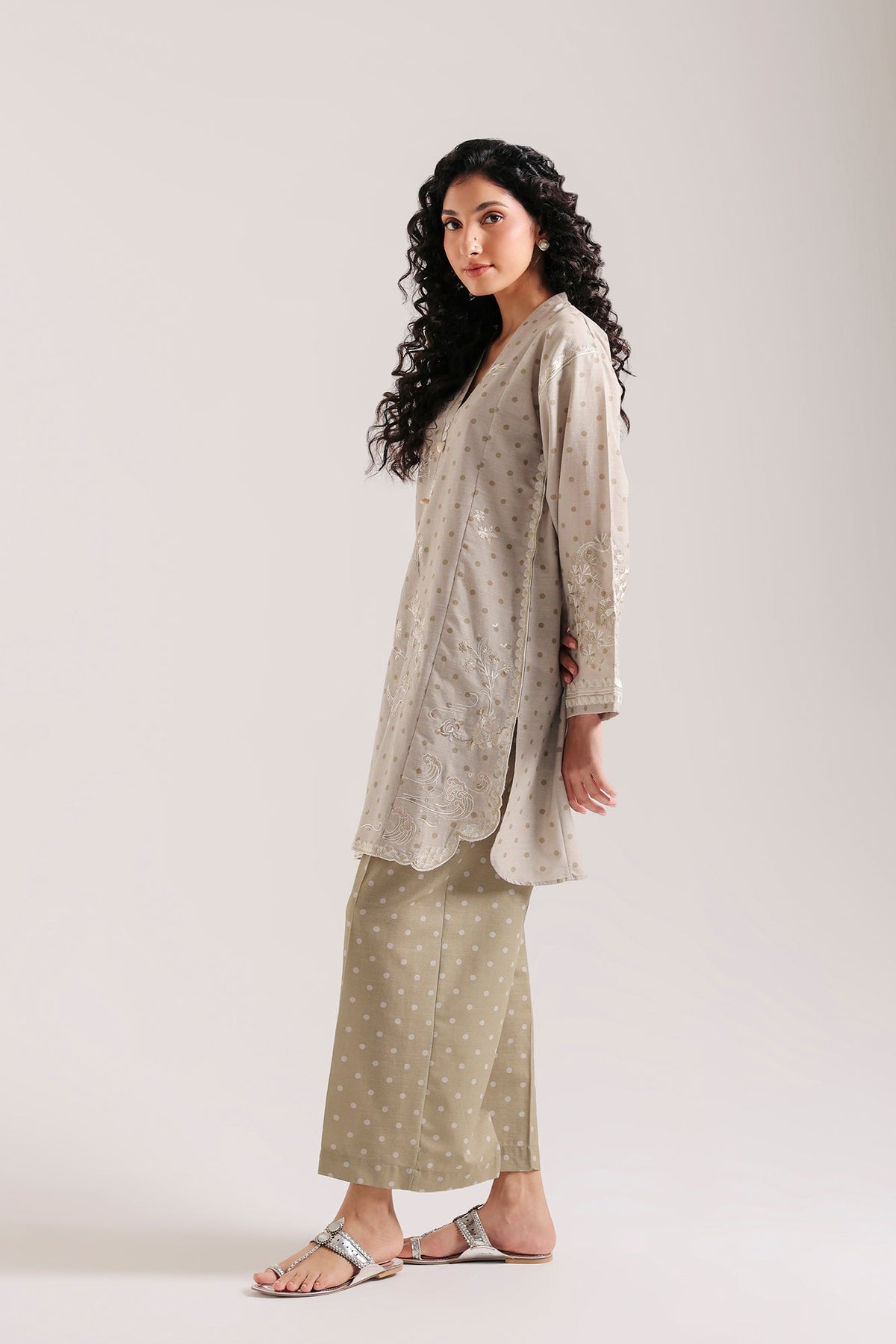 EMBROIDERED SUIT (E9533-102-006)