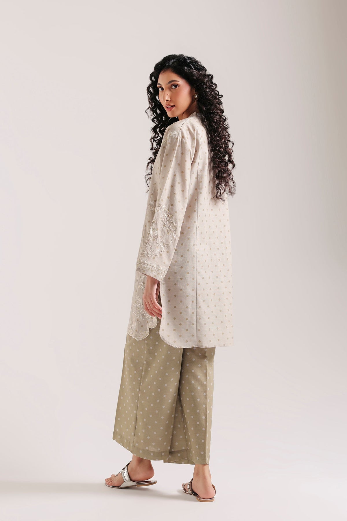EMBROIDERED SUIT (E9533-102-006)