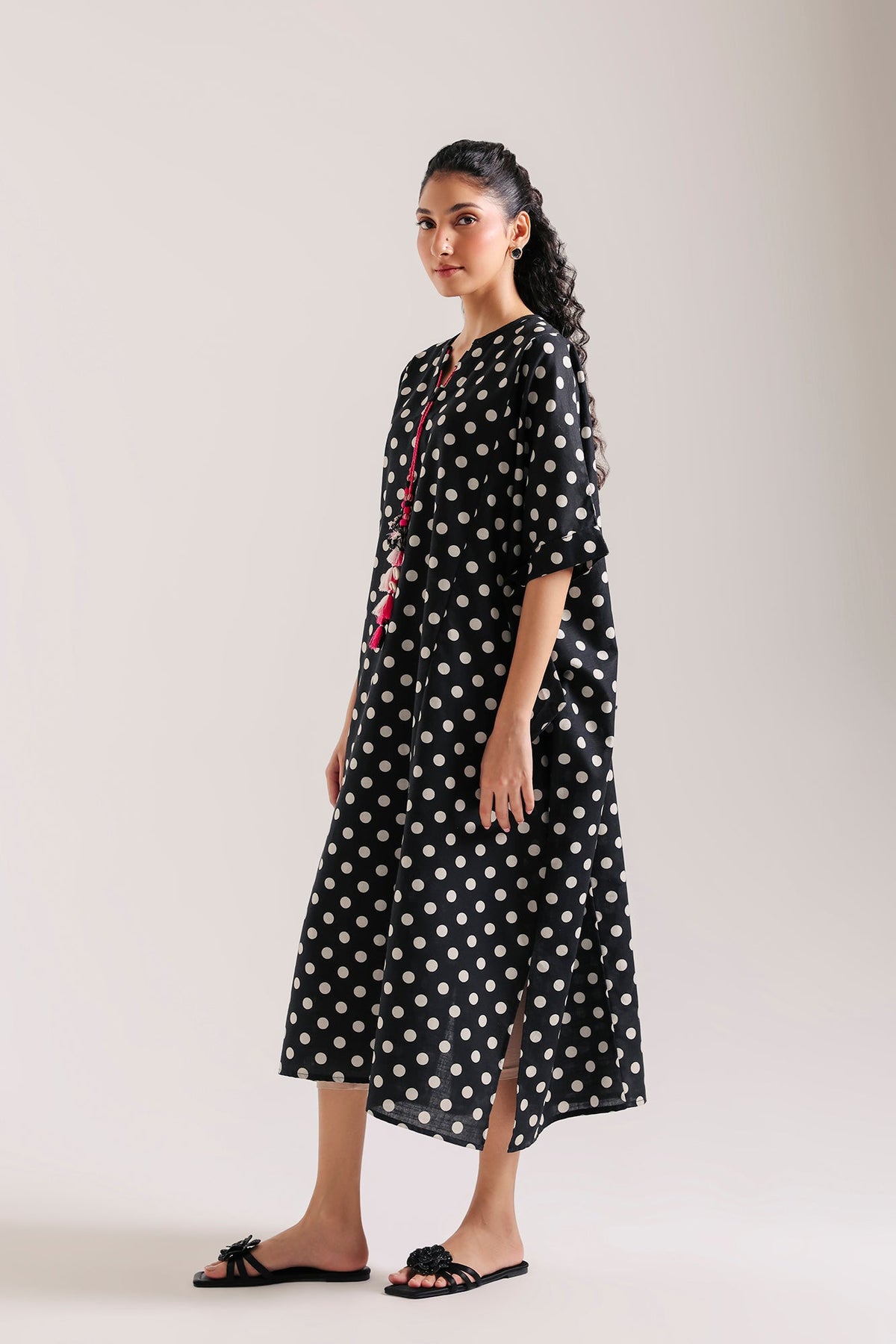 EMBROIDERED DRESS (E9537-102-902)