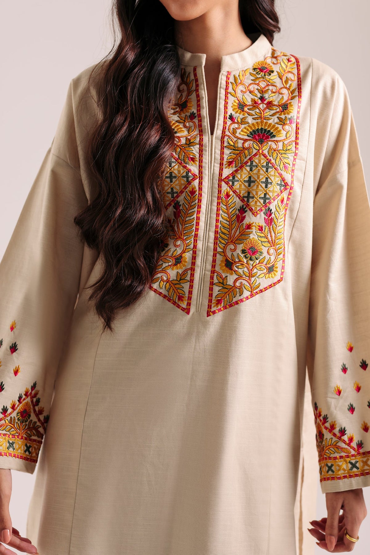 EMBROIDERED SUIT (E9539-102-004)