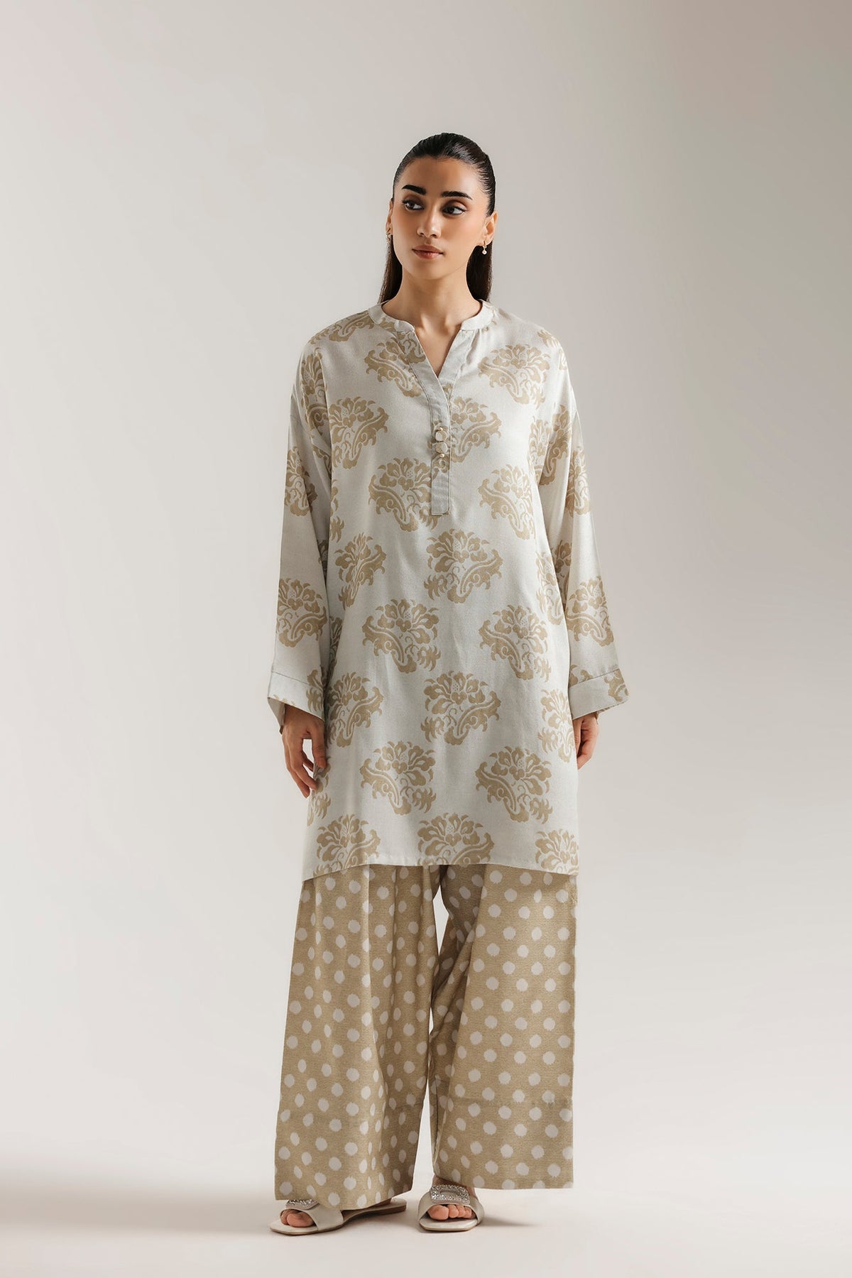 EMBROIDERED SUIT (E9818-102-004)