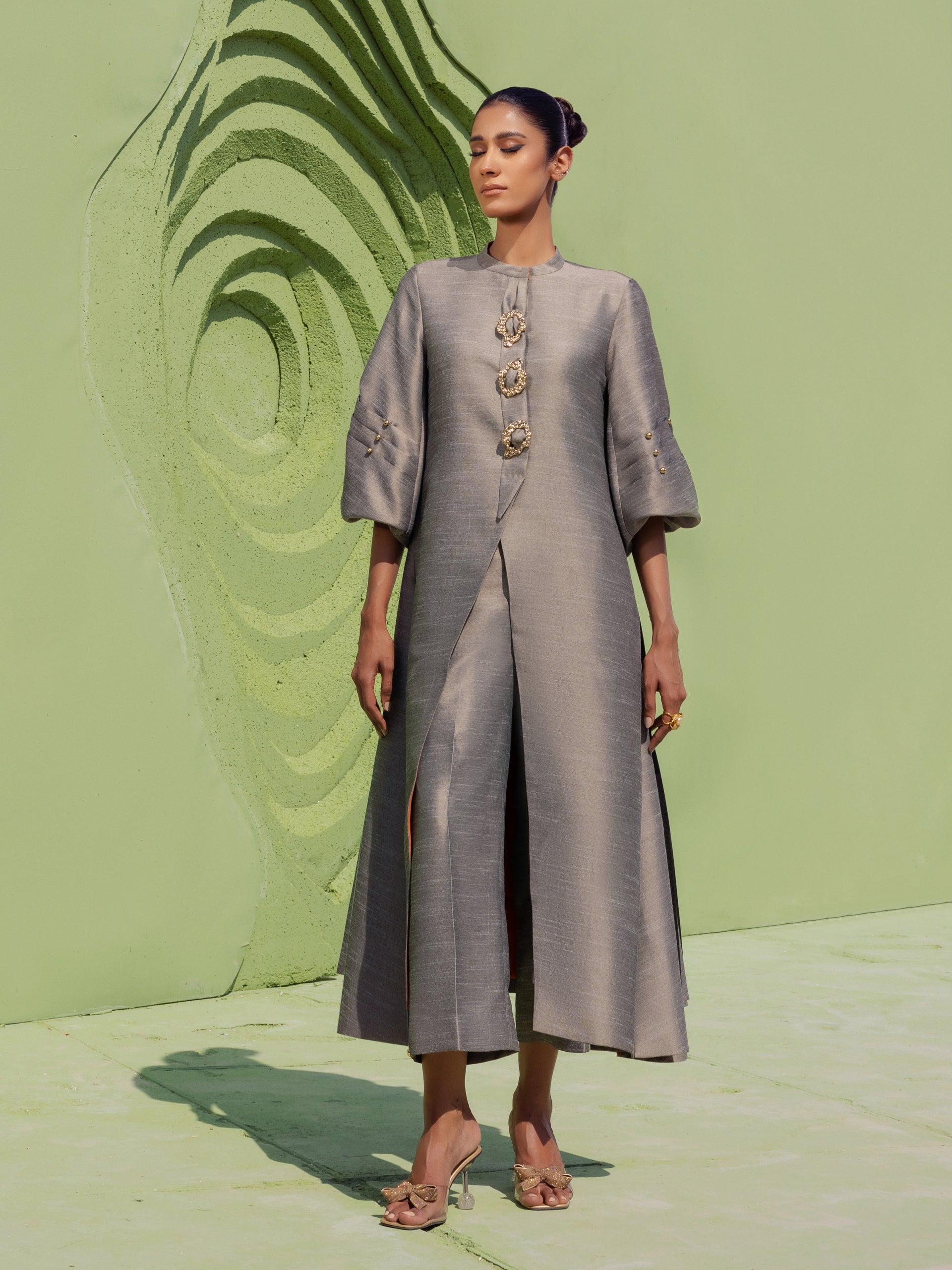 Vera - Grey