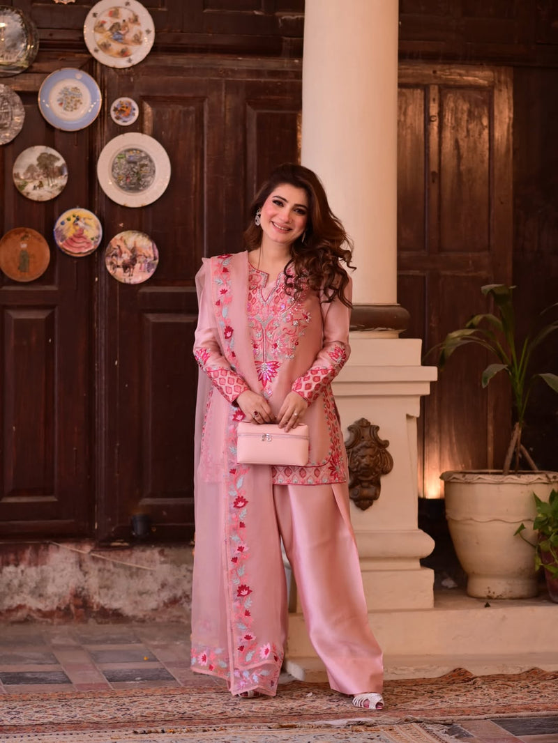 Tea Rose by Alizay Saad