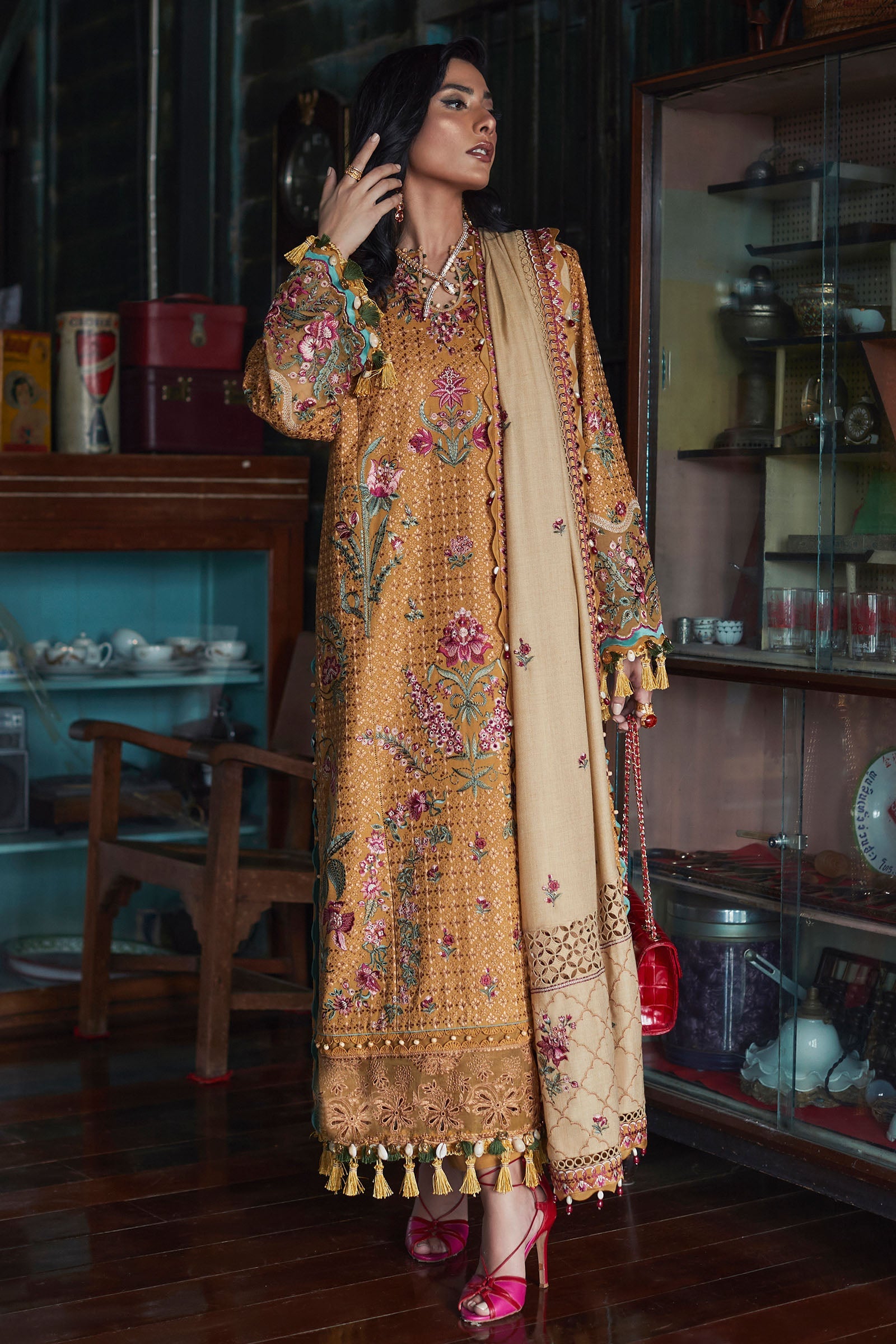https://cdn.shopify.com/s/files/1/1678/4755/products/ElanWinter-ProductImages_0002s_0004_AH6I0738.jpg?v=1671824823