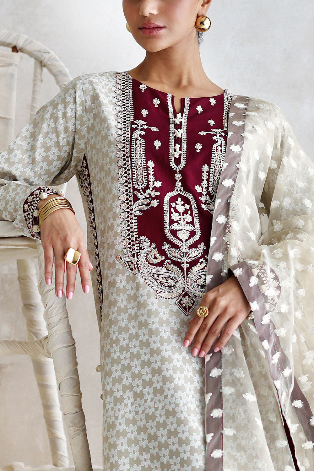 3 Piece Lacquer Printed Lawn Suit with Jacquard Organza Dupatta and Embroidered Borders