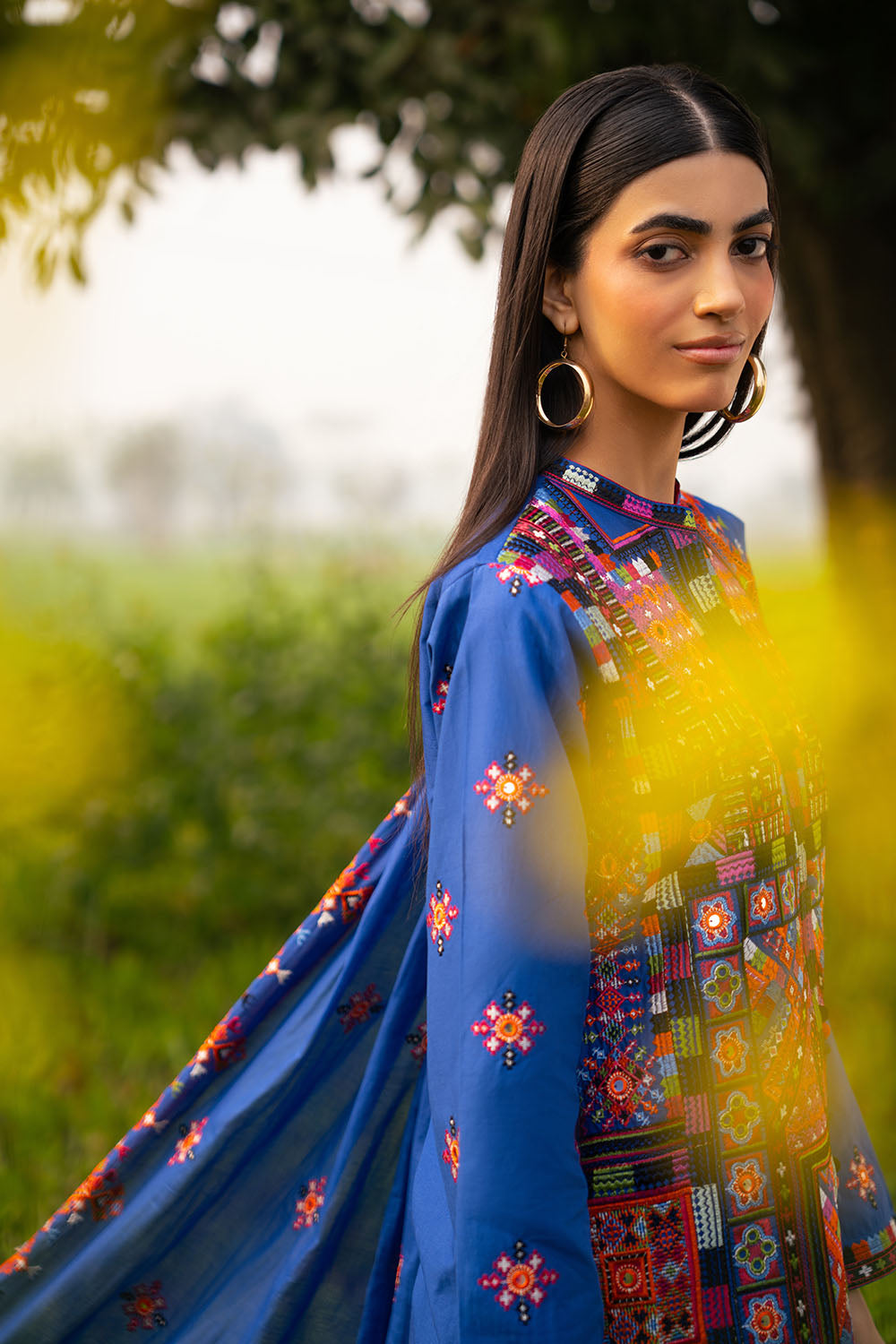 https://cdn.shopify.com/s/files/1/0706/3253/8159/files/Embroidered-Lawn-Dupatta-Embroidered-Lawn-Shirt-Dyed-Trouser-Gulahmed-CL-52448-Close-1.jpg?v=1769498953