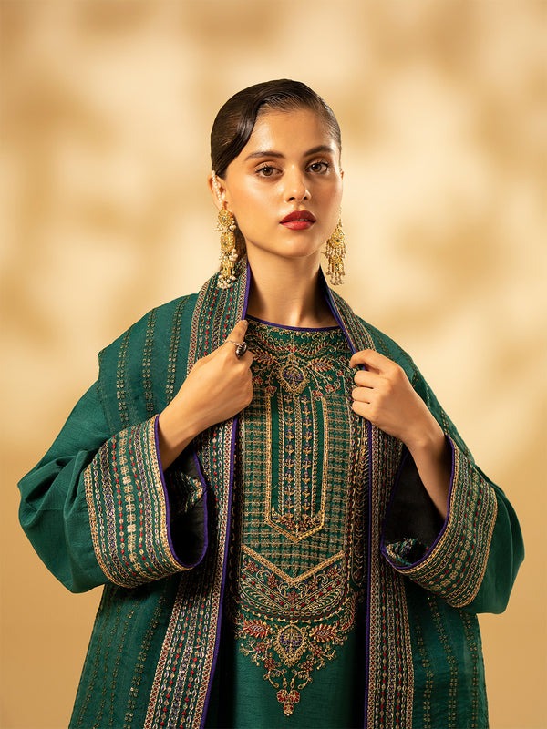 Fozia Khalid – Emerald Craftsmanship Style