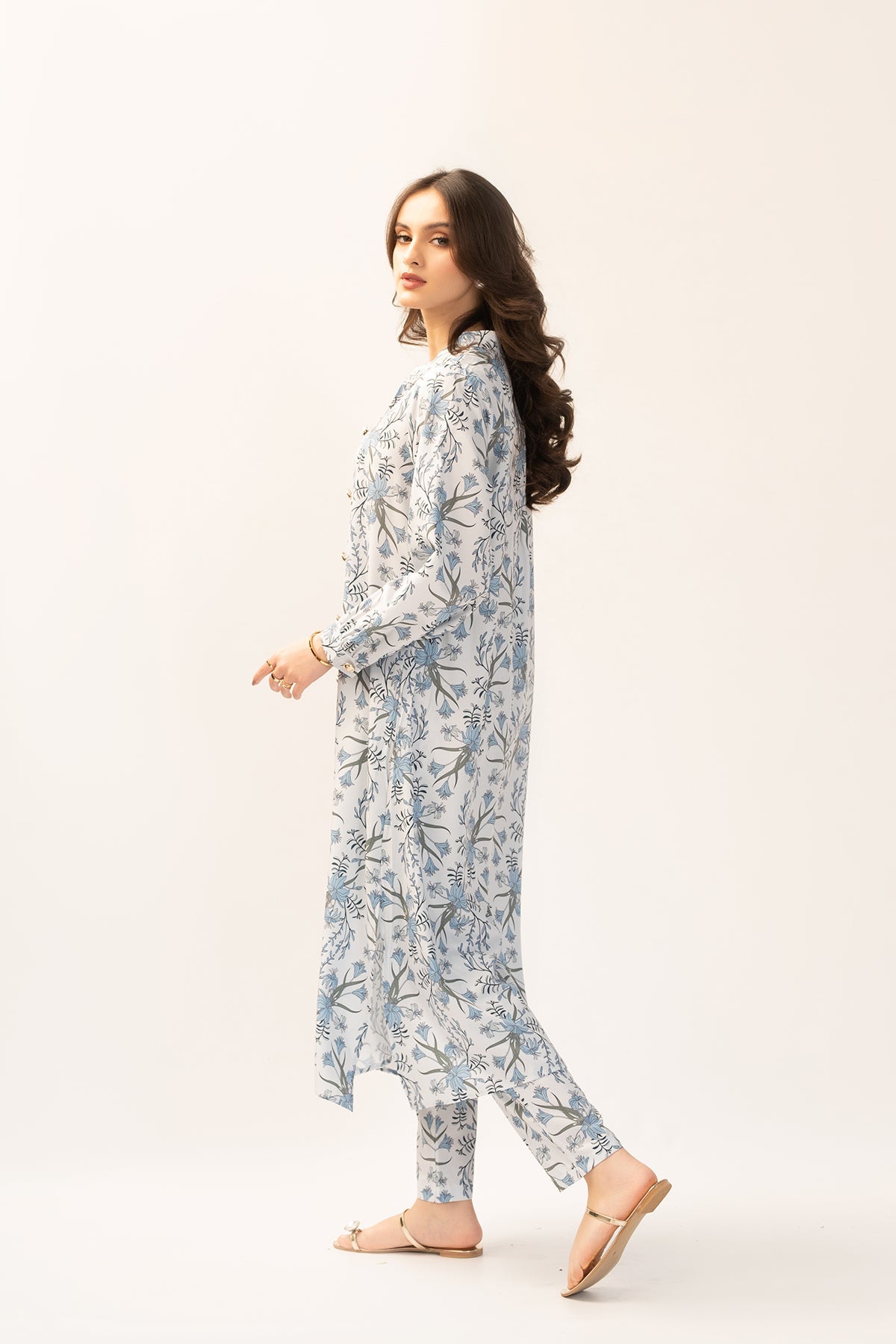 https://cdn.shopify.com/s/files/1/0267/7715/7692/products/FAN_9698.jpg?v=1678167504