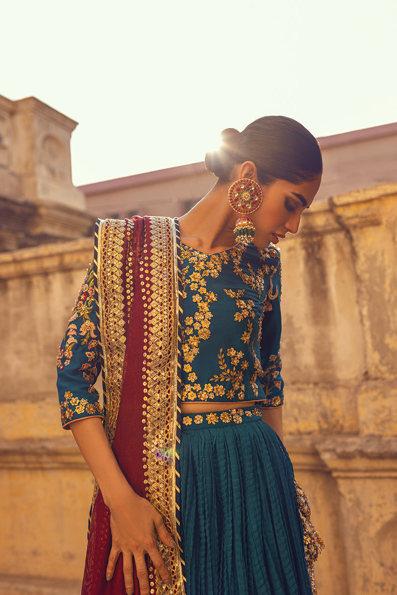 https://cdn.shopify.com/s/files/1/0412/9311/9639/products/FARNAZb.jpg?v=1755496517