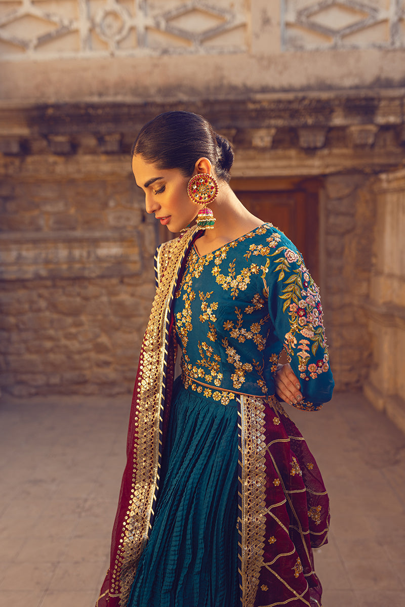 https://cdn.shopify.com/s/files/1/0412/9311/9639/products/FARNAZd.jpg?v=1755496518