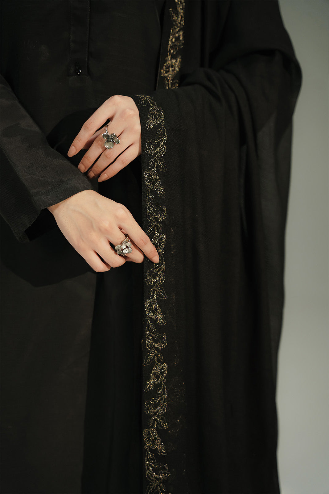 1 Piece Khaddi Net Embroidered Shawl (FH0036)