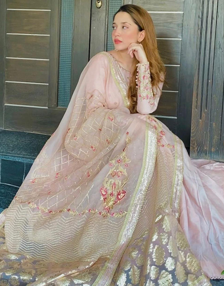 faiza saqlain