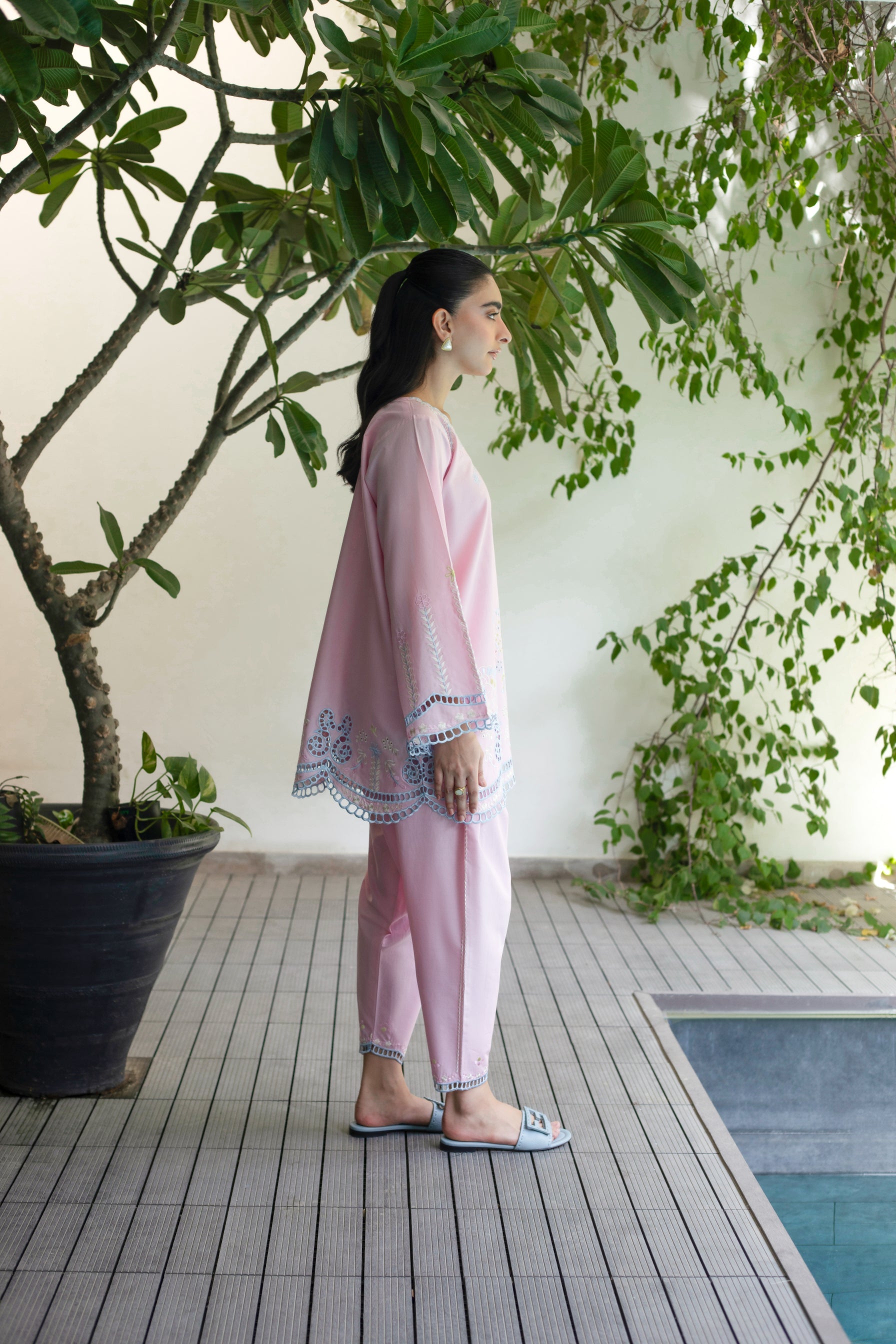 https://cdn.shopify.com/s/files/1/0904/3817/2979/files/FROSTEDLILAC-SoftPink_9.jpg?v=1769038555
