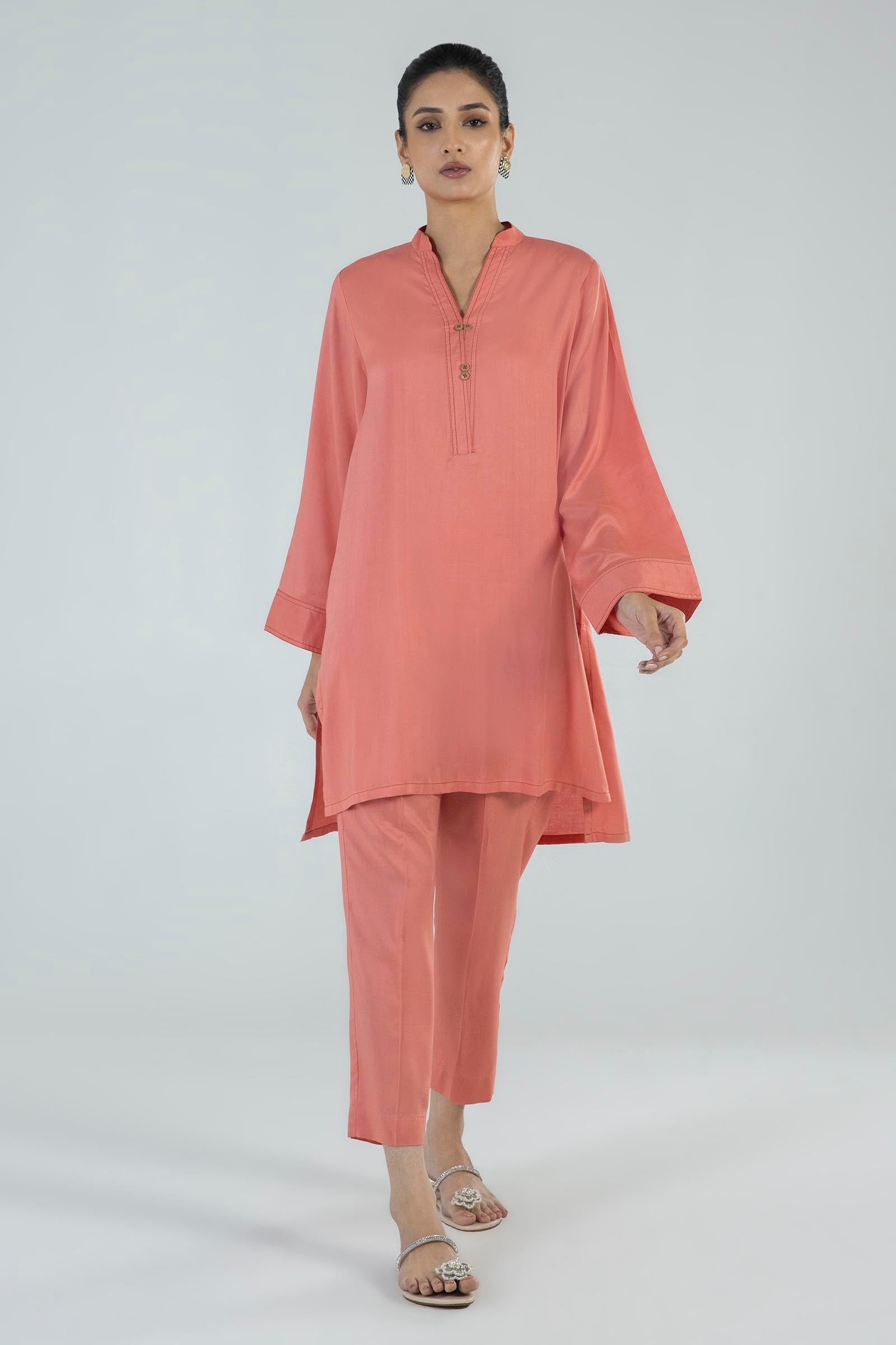 https://cdn.shopify.com/s/files/1/0740/1753/8280/files/FW22MHY547_d9d02d12-8f72-4fab-a7fc-c798153fe051.jpg?v=1776607859