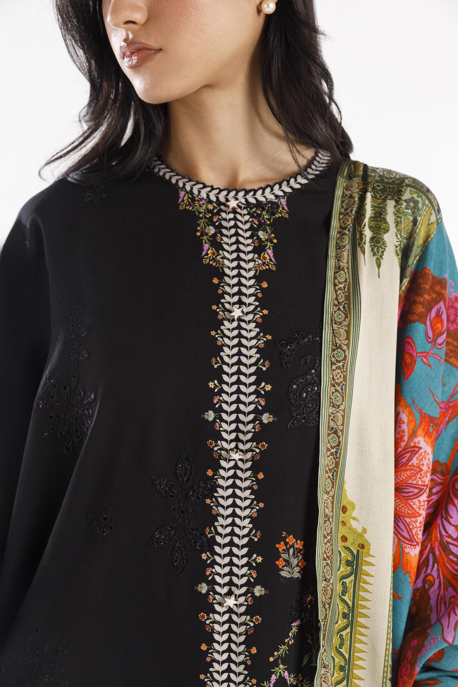 https://cdn.shopify.com/s/files/1/0740/1753/8280/files/FW25MUZ015BP3_4.jpg?v=1771492644