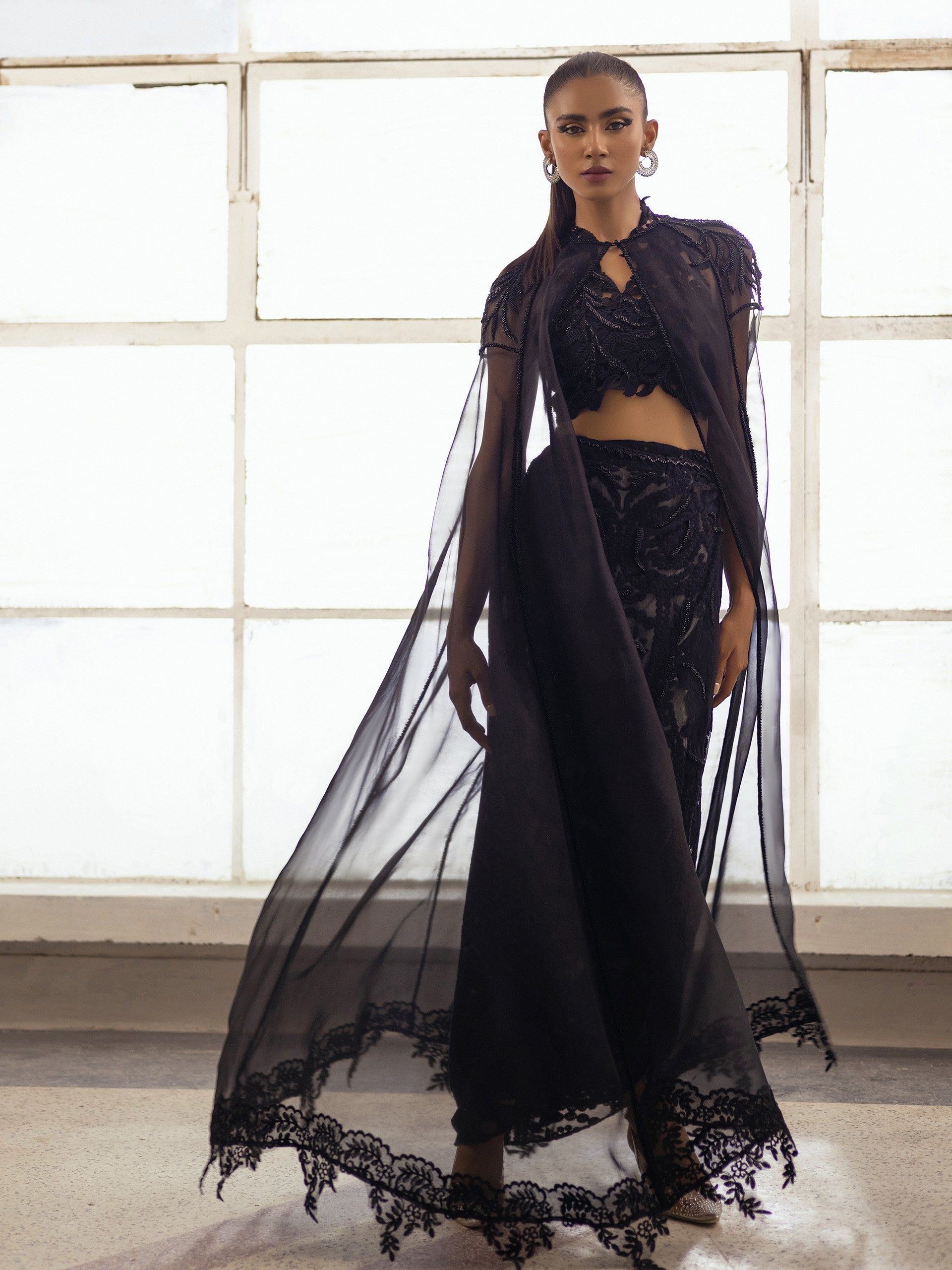 https://cdn.shopify.com/s/files/1/0768/4872/6205/files/Flo-Black-1.jpg?v=1777654442