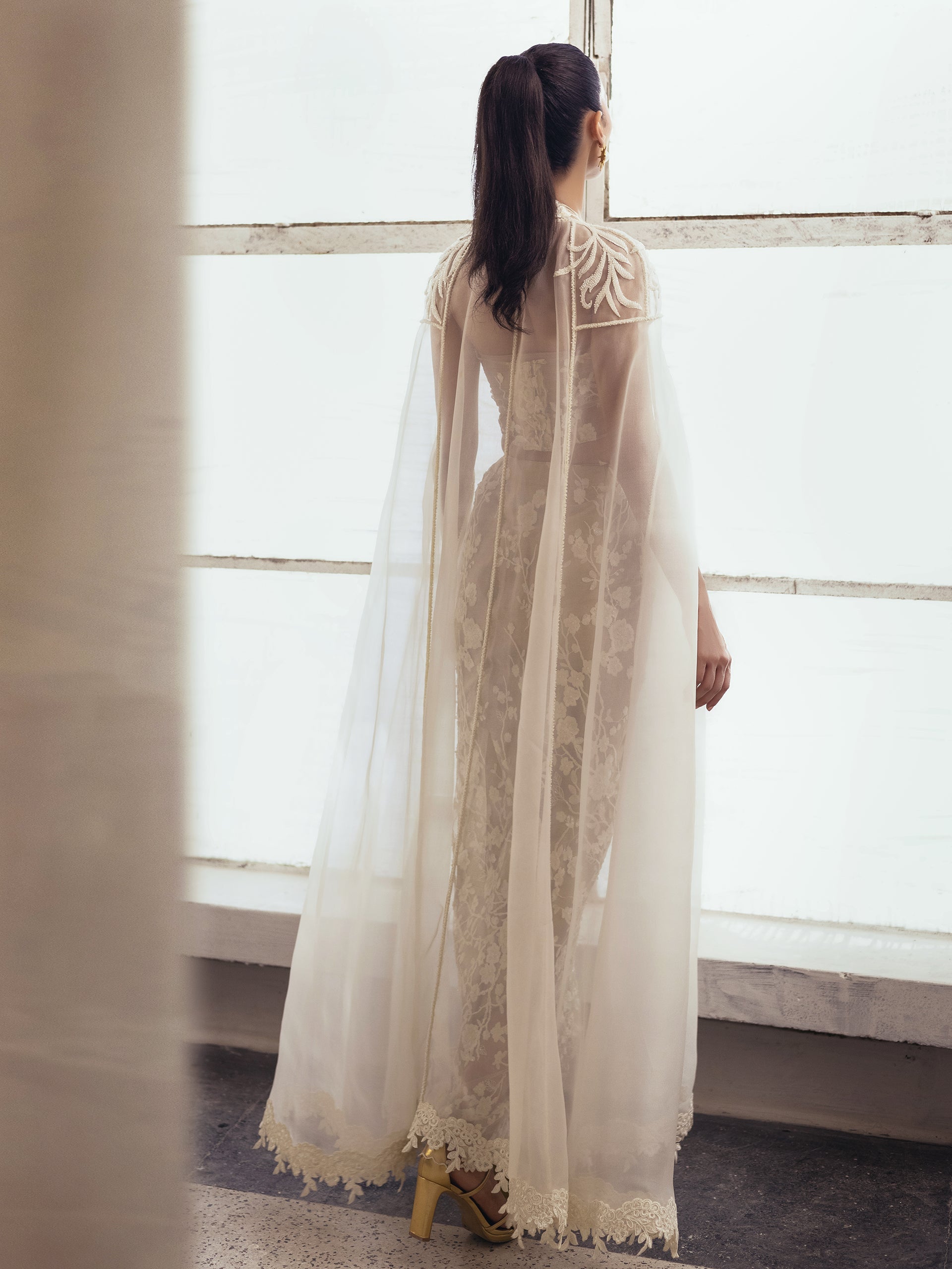 https://cdn.shopify.com/s/files/1/0768/4872/6205/files/Flo-White-3.jpg?v=1777654129