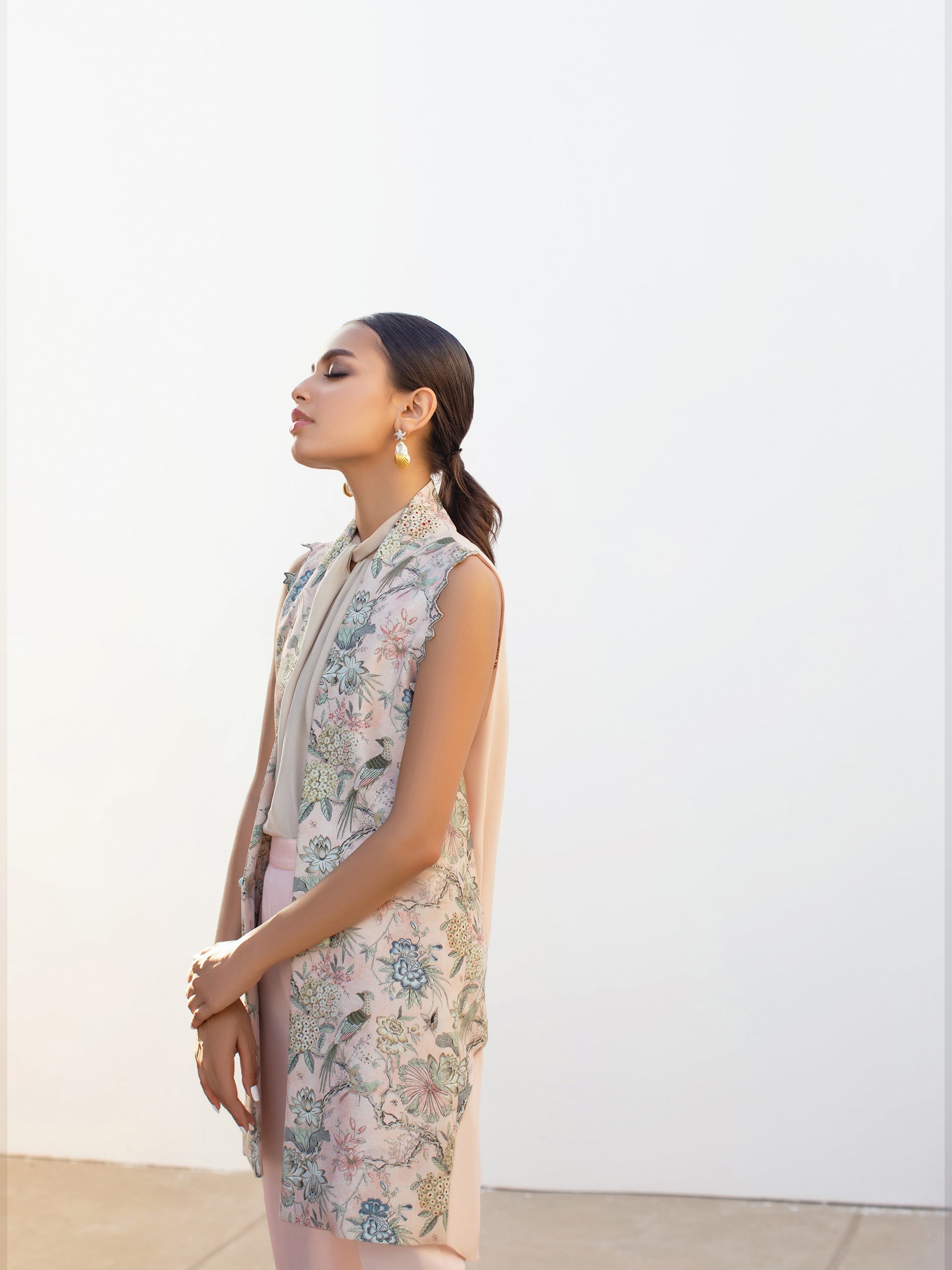 https://cdn.shopify.com/s/files/1/0768/4872/6205/files/Flora-4.jpg?v=1777645899