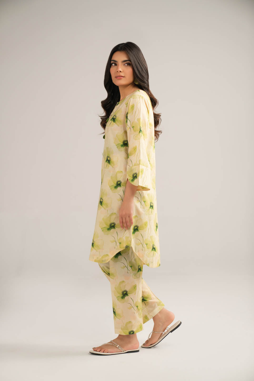 2 Piece Lawn Printed Unstitched Suit (UC0086)