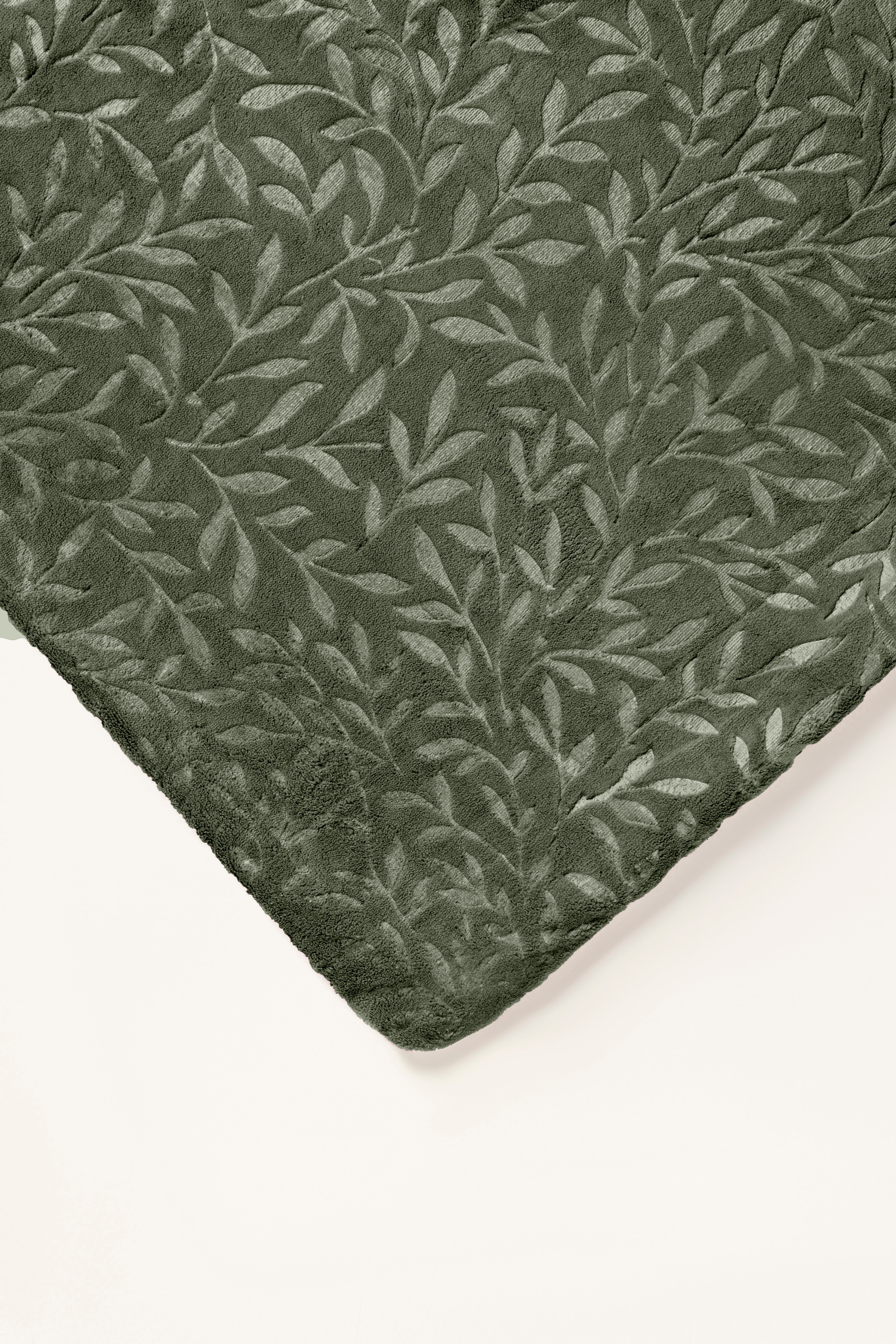 https://cdn.shopify.com/s/files/1/0706/3253/8159/files/ForestDoubleplyFleece_2.jpg?v=1761906506
