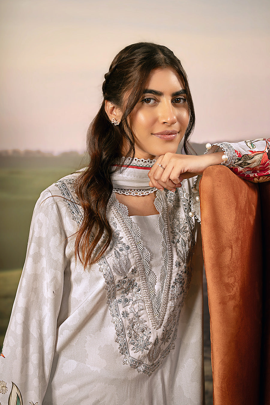 3 Pc Unstitched Embroidered Arabic Lawn Suit | MB-PFUS25-05A