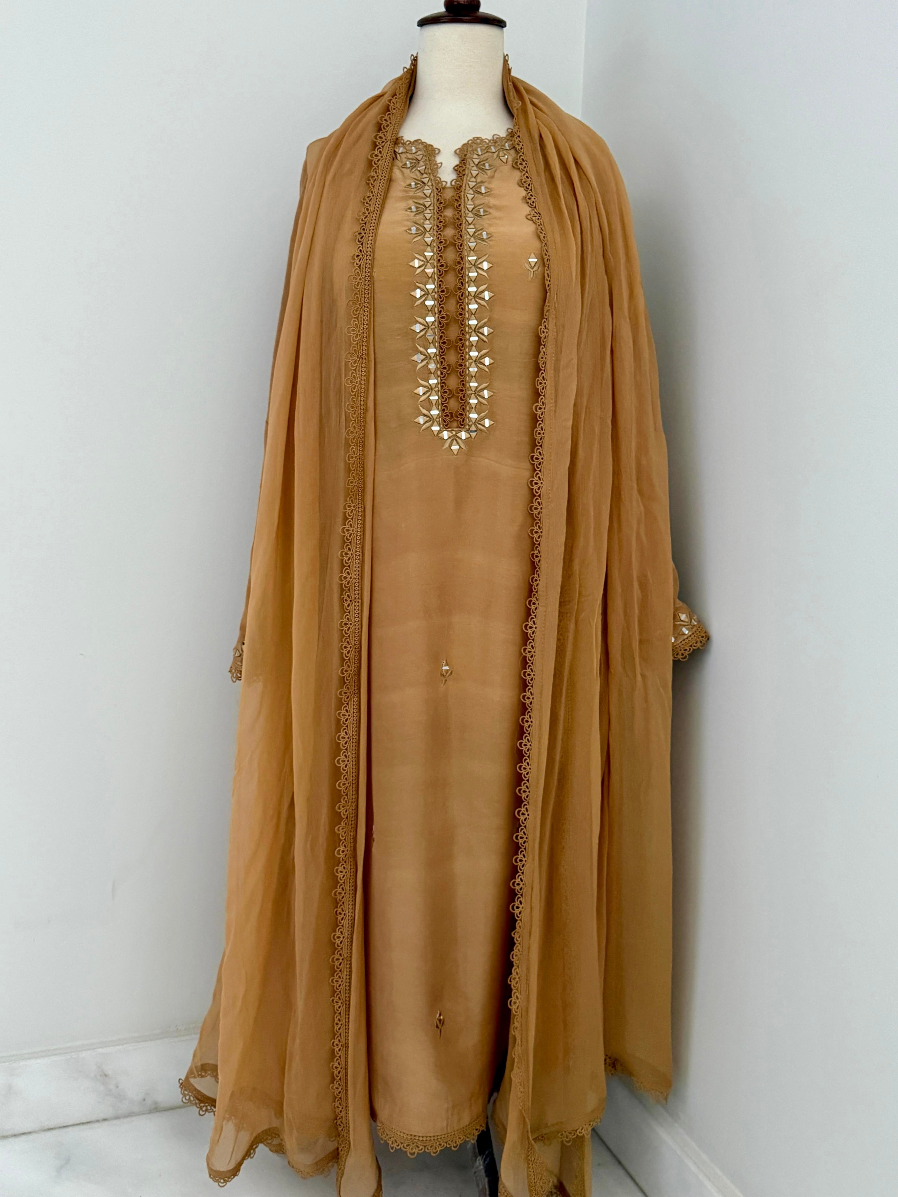 CBR 159 – Mustard Mirror Elegance