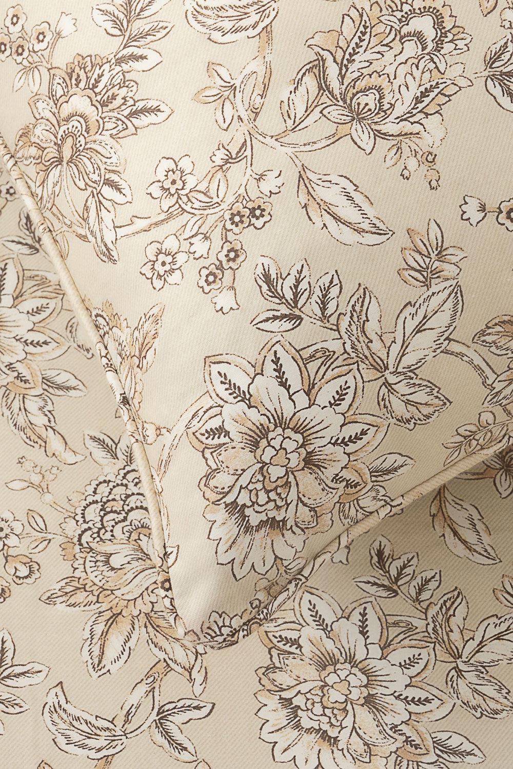 Gardenia Bloom T-200 Bed Sheet Set