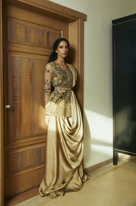 https://cdn.shopify.com/s/files/1/0593/6516/3148/files/Gold2.jpg?v=1701369162