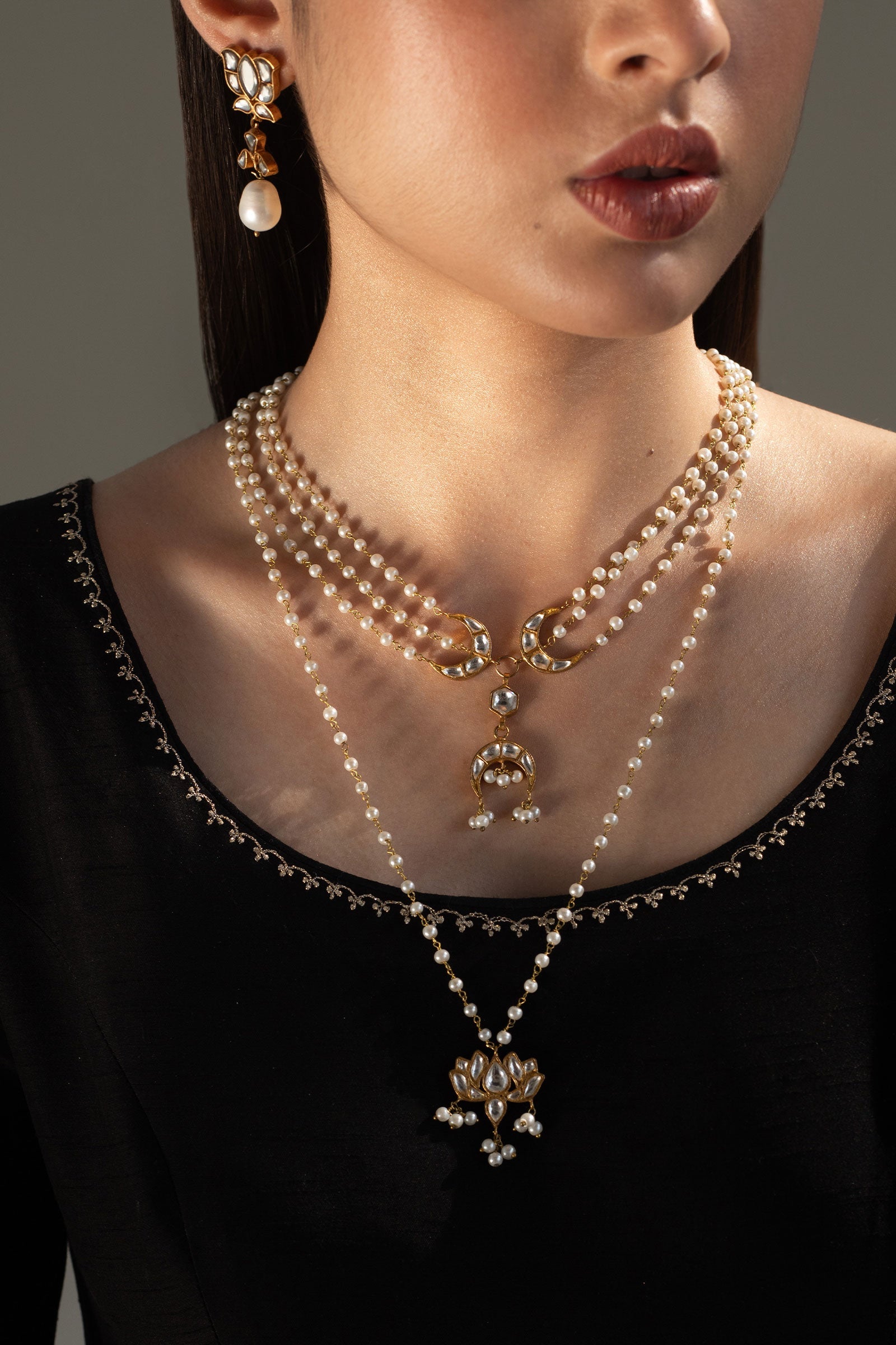 https://cdn.shopify.com/s/files/1/0340/8376/6405/files/GoldPlatedLotusmala.jpg?v=1702307489