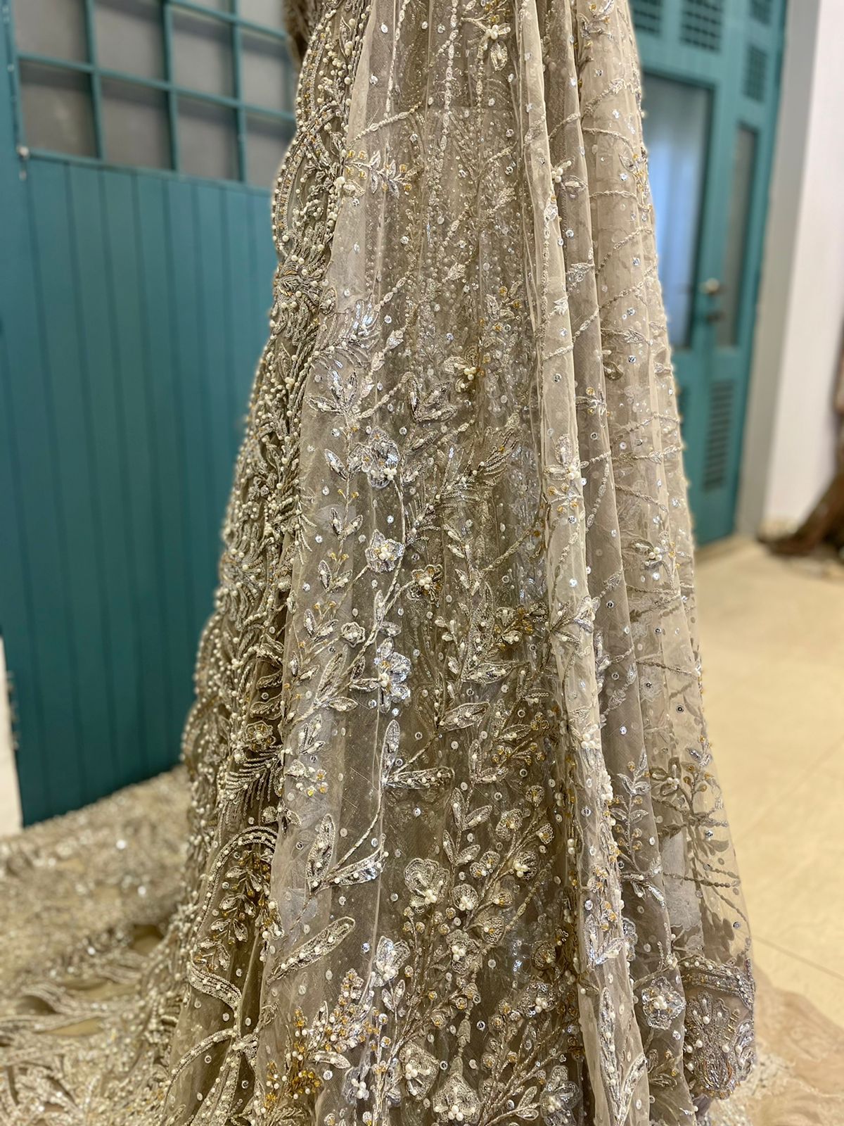 https://cdn.shopify.com/s/files/1/0533/2910/0998/products/GreyBridal-3.jpg?v=1631790830