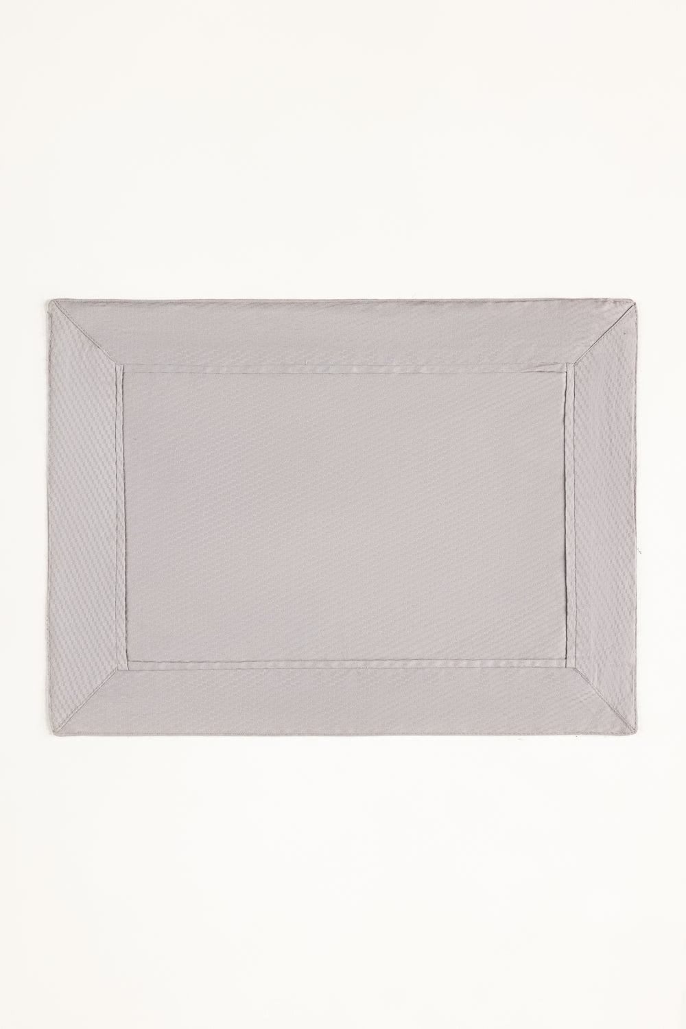 https://cdn.shopify.com/s/files/1/0706/3253/8159/files/GreyCubePlacemat_1.jpg?v=1768819094