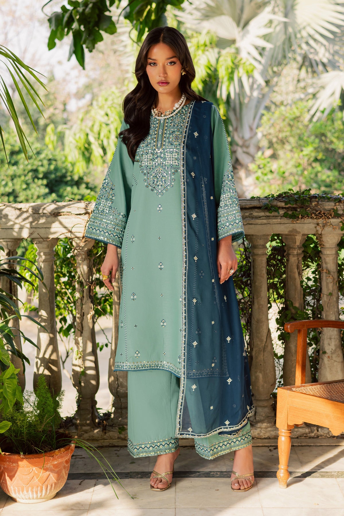 Gridle 3Pc - Embroidered Khaddar Dress