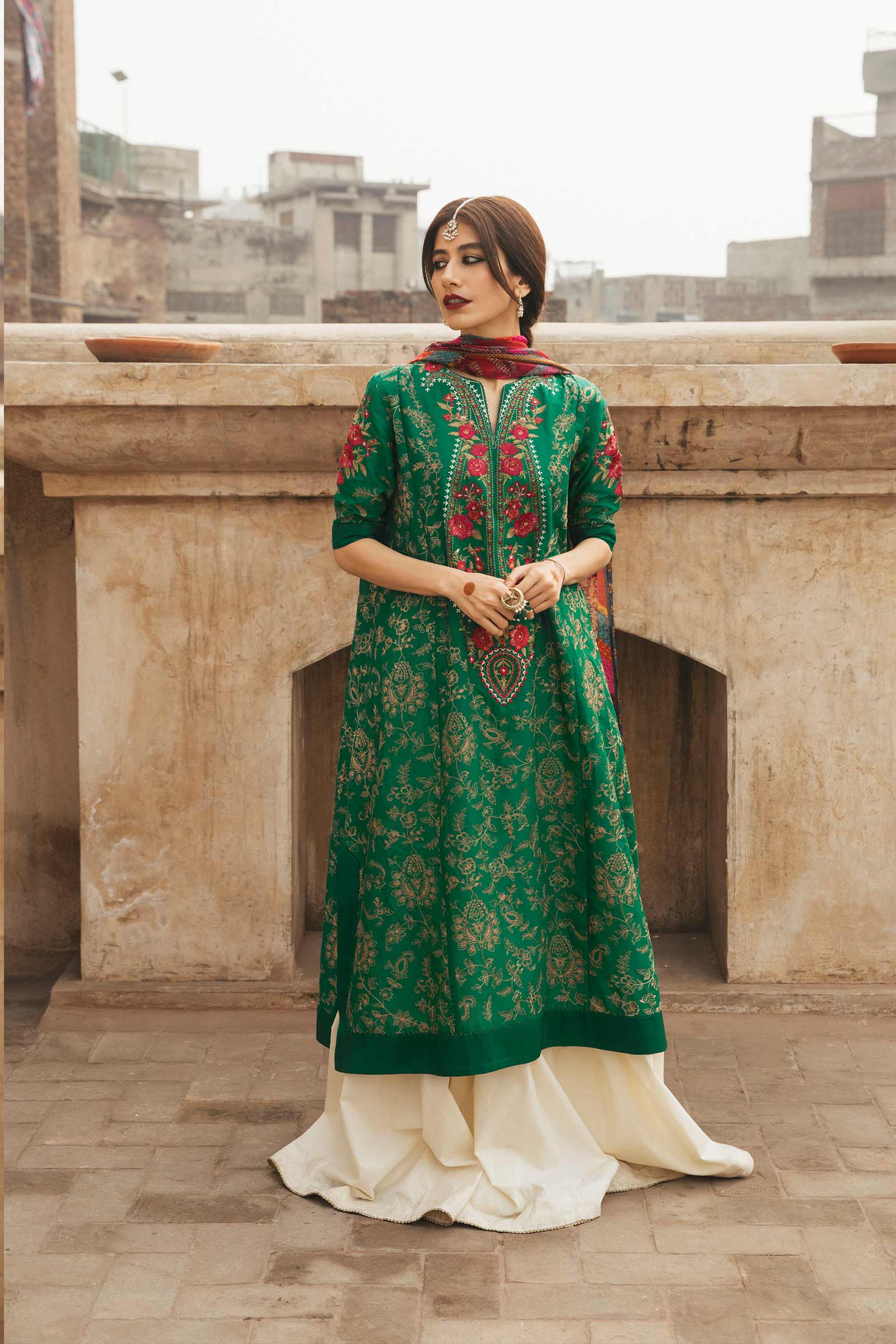 https://cdn.shopify.com/s/files/1/0340/8376/6405/products/Gulaab-A.jpg?v=1647784763