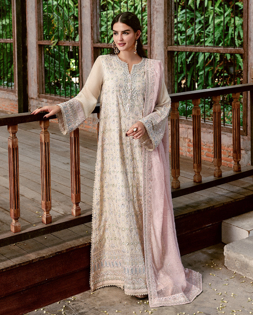 https://cdn.shopify.com/s/files/1/0539/7318/8776/files/Gulnaar_1.jpg?v=1778326807