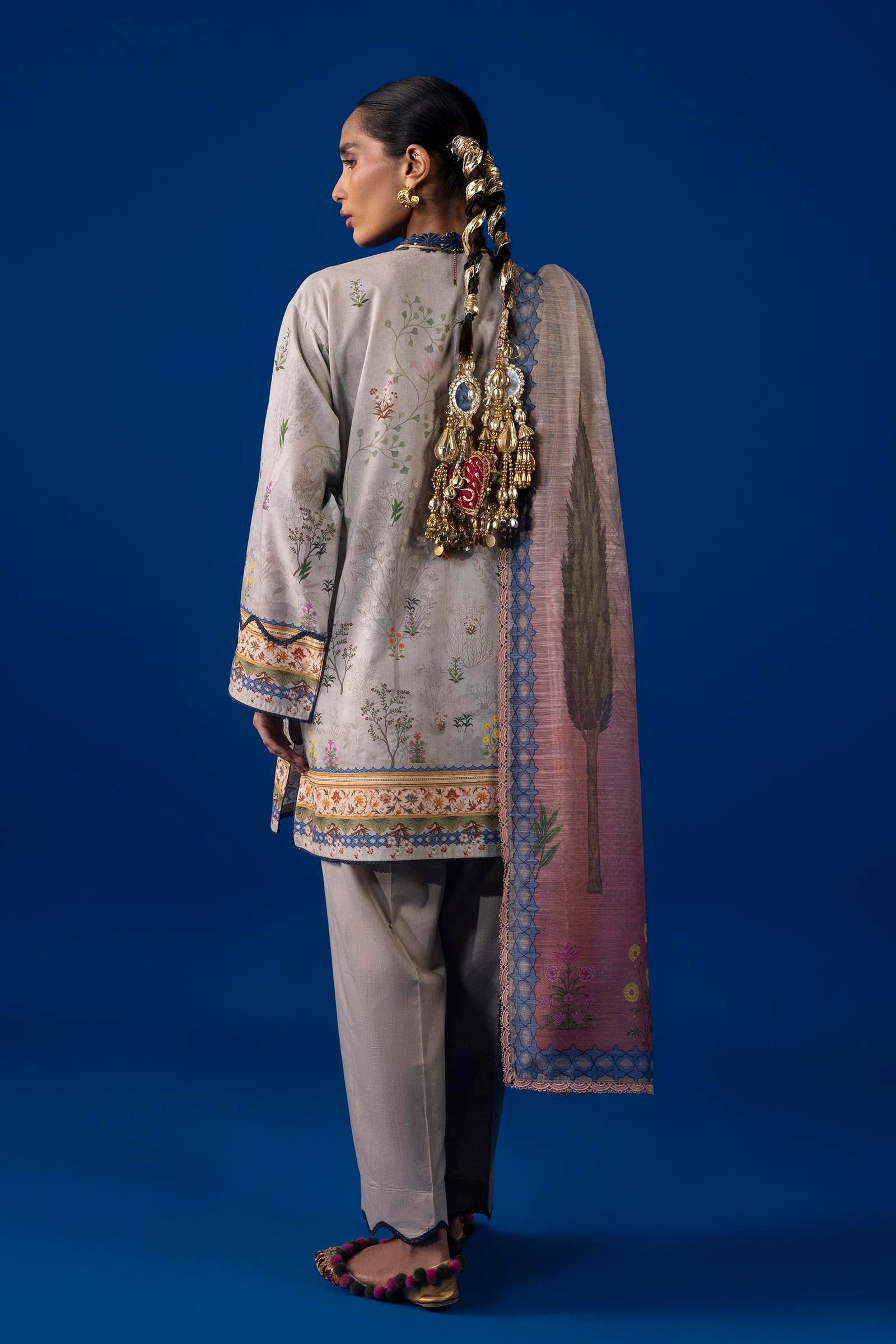 Unstitched 3 Piece Lawn Suit