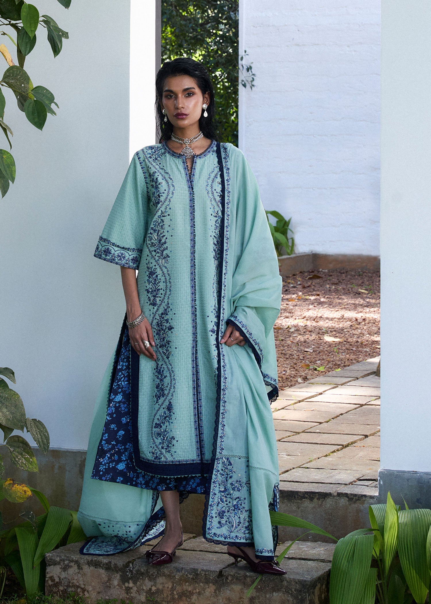 https://cdn.shopify.com/s/files/1/0016/9476/1035/files/HR-Pret-25-Sri-Lanka14574-copy-ed.jpg?v=1747740546