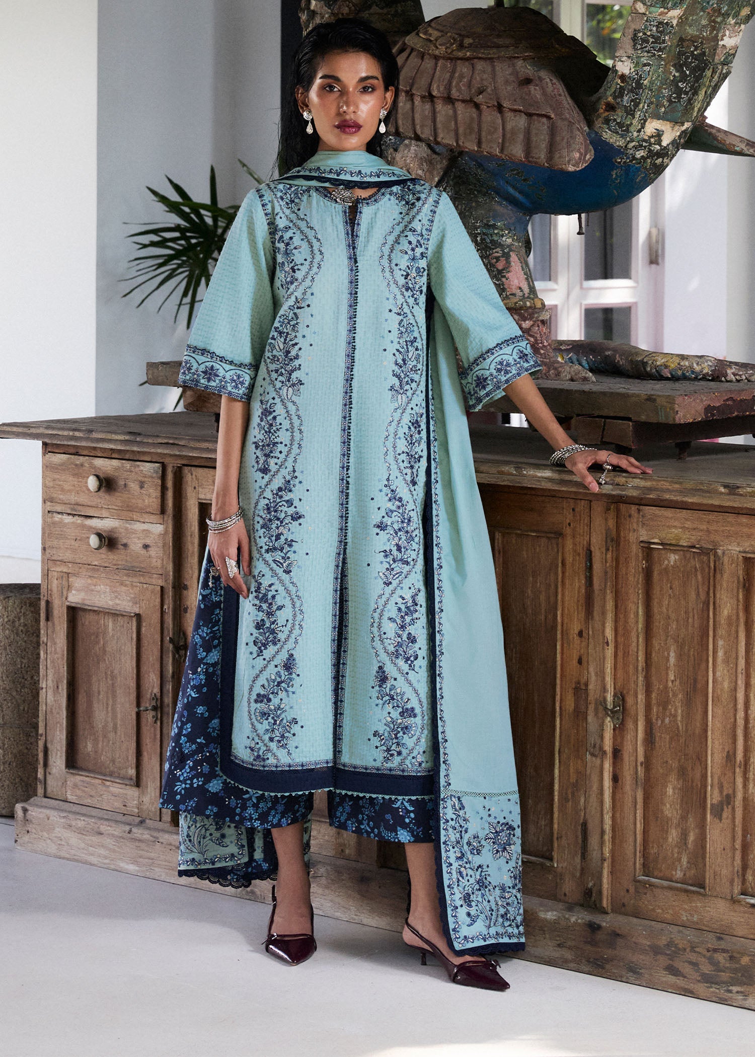 https://cdn.shopify.com/s/files/1/0016/9476/1035/files/HR-Pret-25-Sri-Lanka14747-copy-ed.jpg?v=1747740546