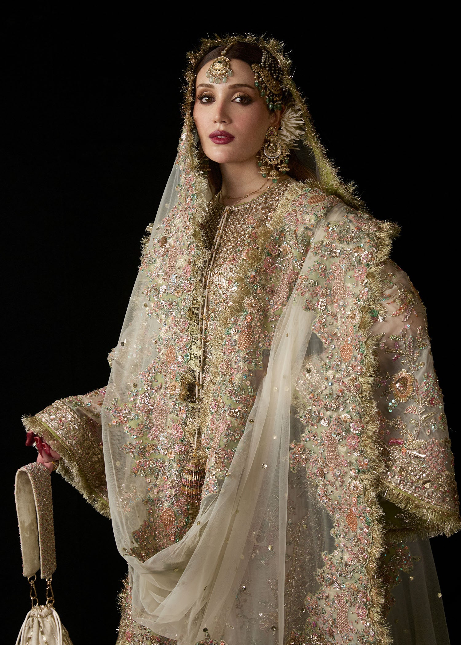 https://cdn.shopify.com/s/files/1/0016/9476/1035/files/HRBridals25611copy_afe526a8-f232-4f2f-8cb3-cc5573418efb.jpg?v=1730189744