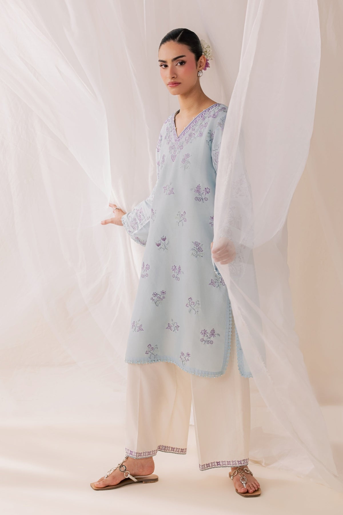 Hanat 2Pc - Luxury Embroidered Lawn