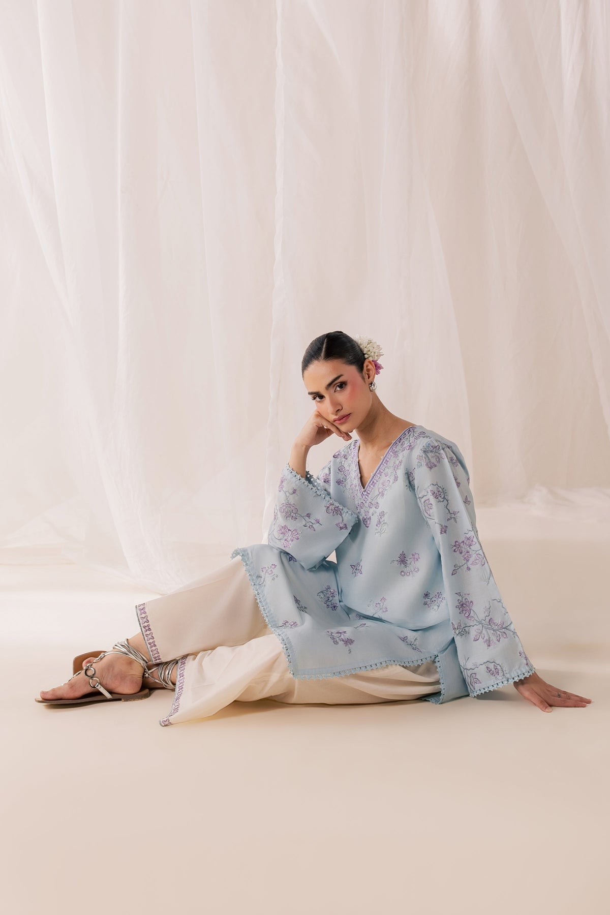 Hanat 2Pc - Luxury Embroidered Lawn